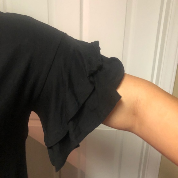 🌶️🌶️🌶️ Gorgeous Fall Must Have Black Ruffled Top - Picture 2 of 7